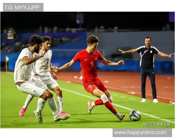 中国足球迎战伊朗队全力争胜展现实力与斗志的精彩对决